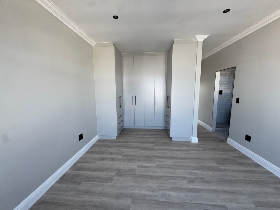 To Let 4 Bedroom Property for Rent in Sandown Estate Western Cape
